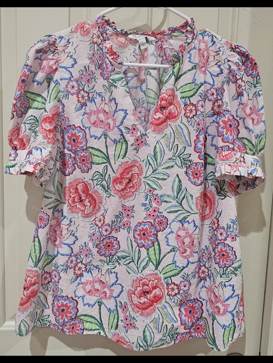 crown & ivy Tops - Crown & Ivy Floral Women’s Top Size Large